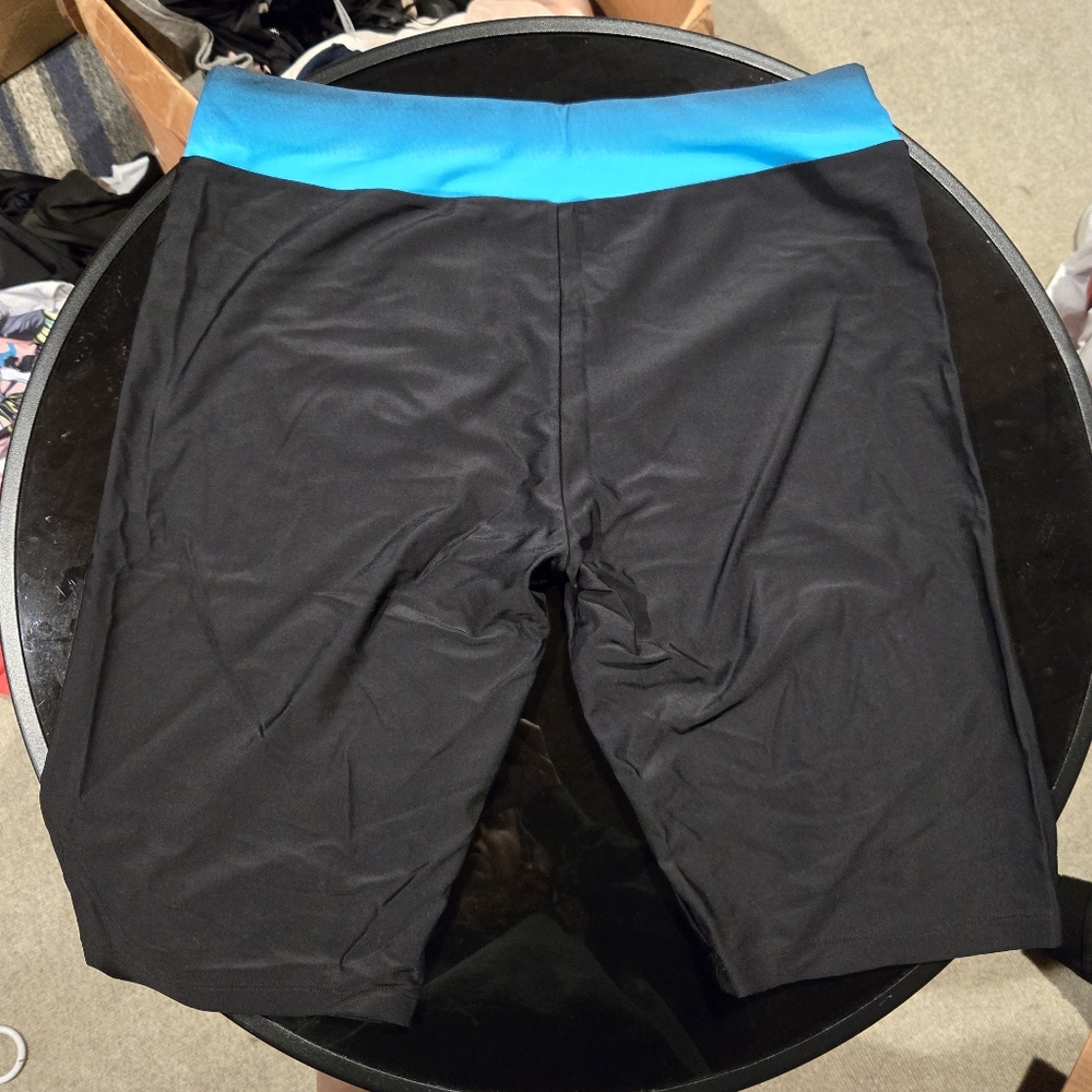 New Tankini With Shorts - Picture 3 of 3